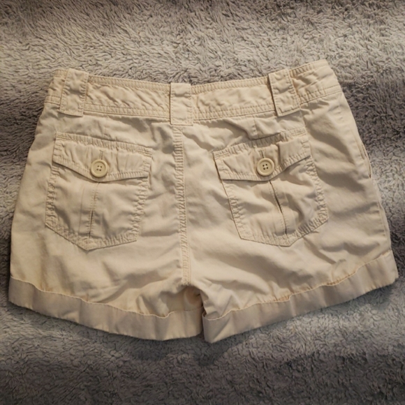 Gap size 4 shorts - Picture 3 of 4